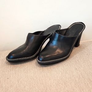 Donald J. Pliner black size 8 original made in Italy super confy clogs mules